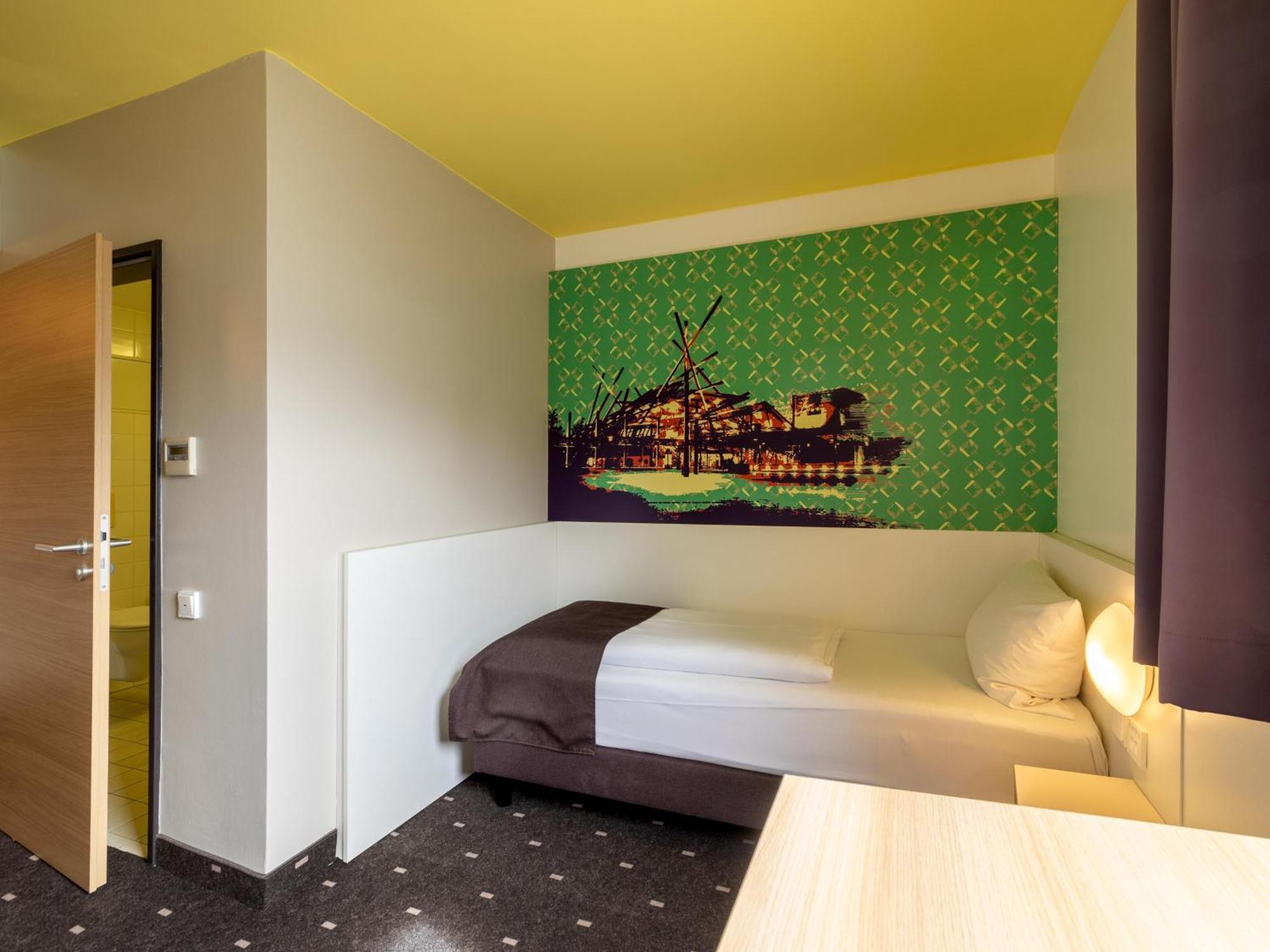 B&B Hotel Oberhausen Am Centro Esterno foto